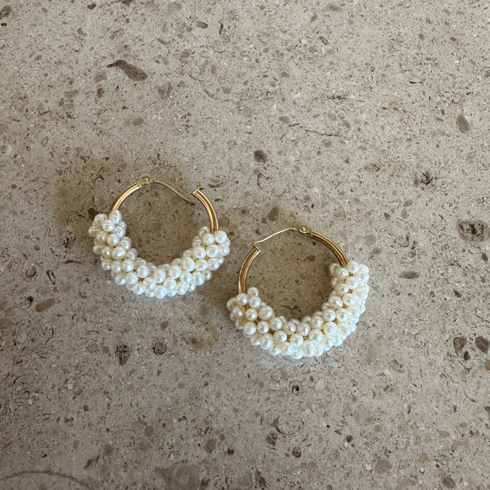 14k Gold and natural pearl hoop earrings